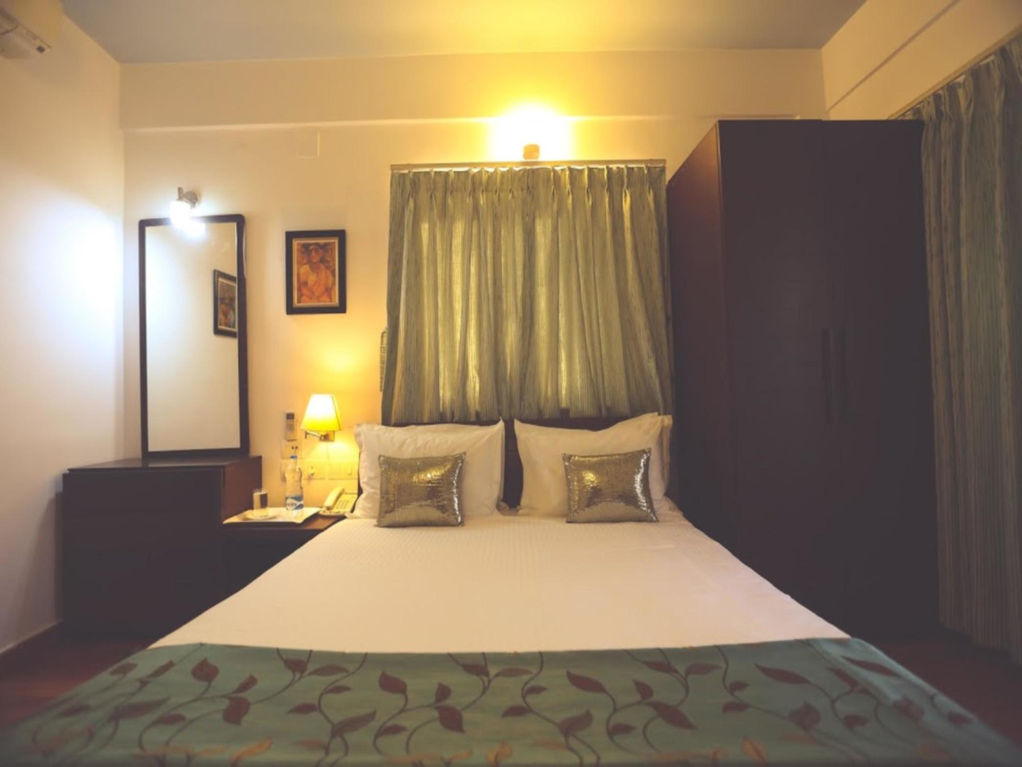 Hotel Casa Broadway Calcutta Extérieur photo